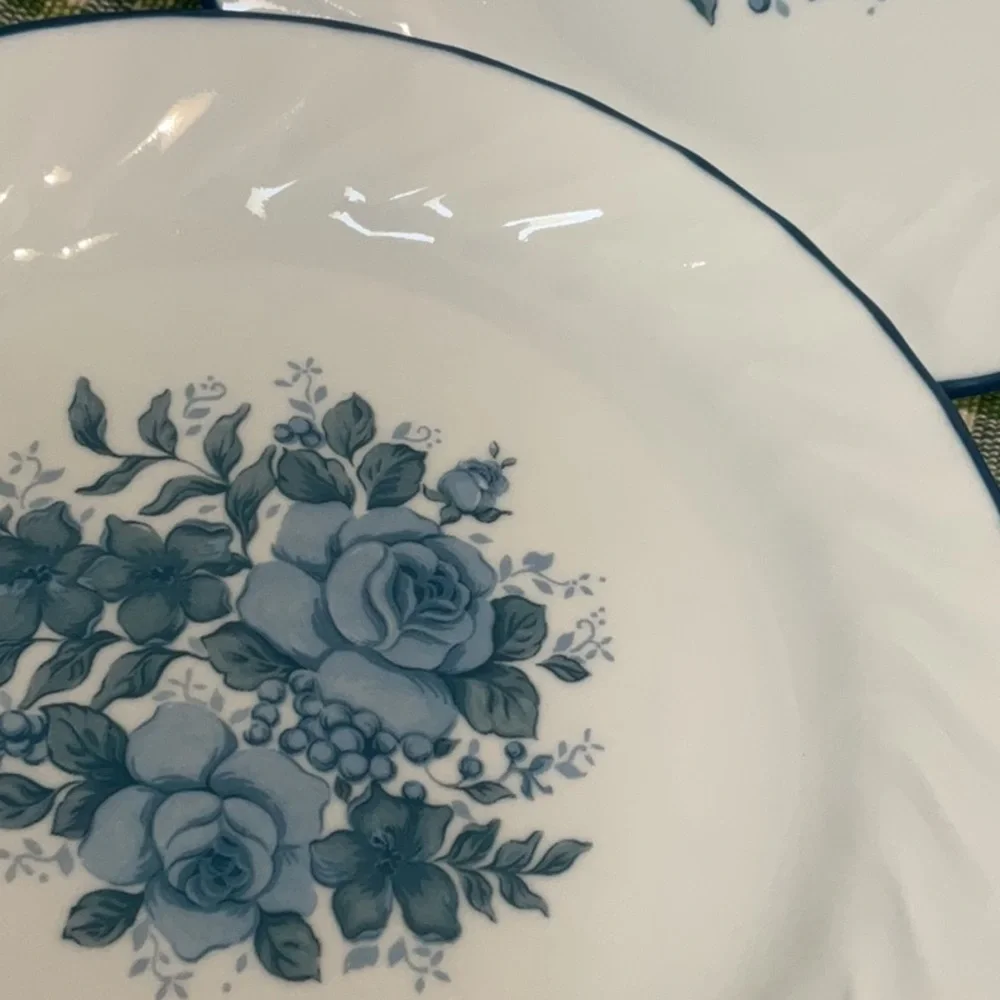 8 Corelle Blue Velvet dessert plates. Never used.
